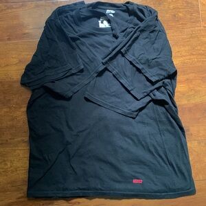 3 Supreme Hanes T-shirt